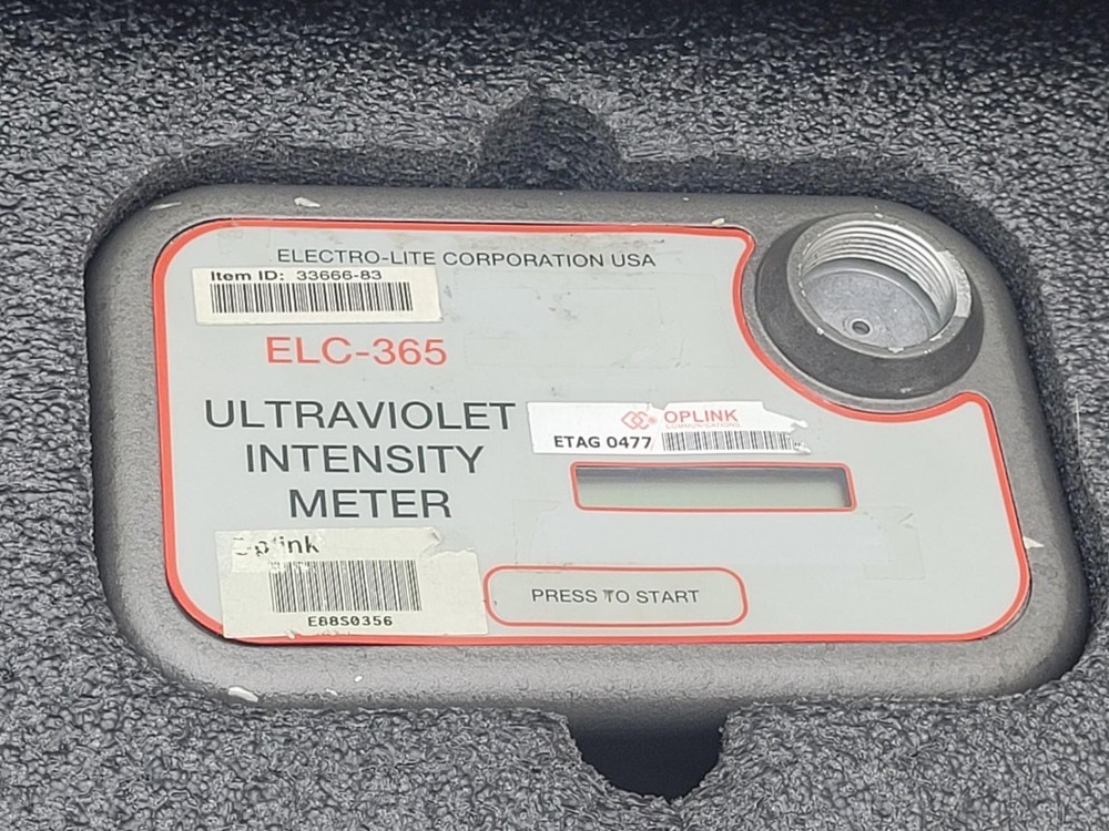 ELC-365 ULTRAVIOLET INTENSITY METER SENSOR HEAD powers up