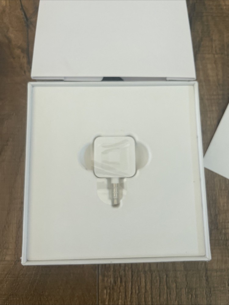 NEW Damaged Box Square Credit Card Reader for iPhone, iPad Android
