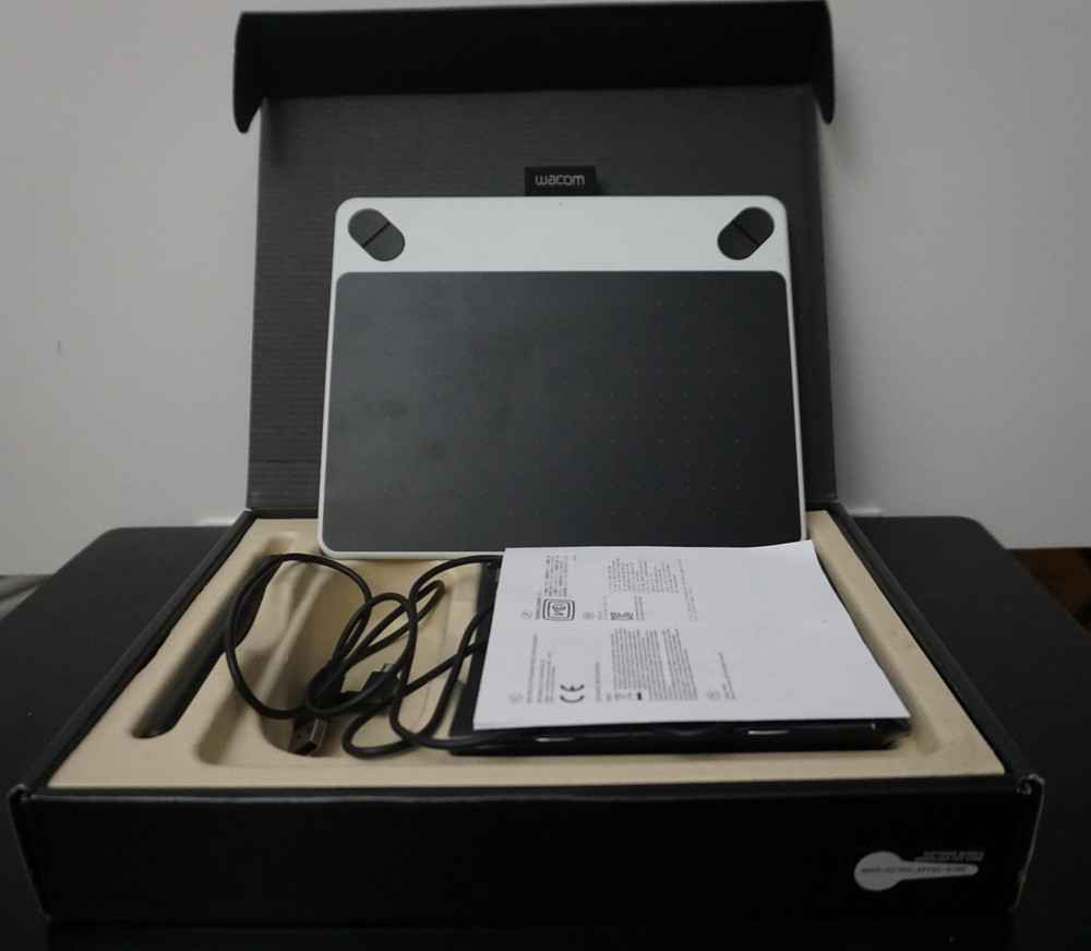 Wacom Intuos Draw CTL490 USB Wired Digital Drawing and Graphics Tablet - White