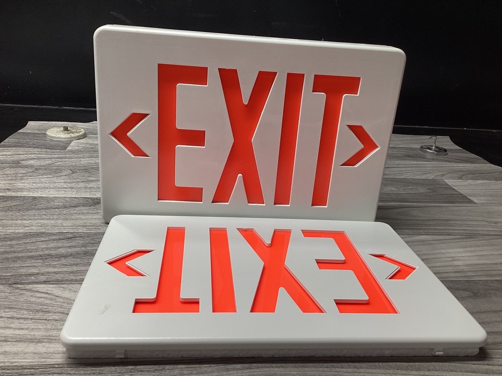 REFLECT-A-LIGHT   2-Sided LED EMERGENCY EXIT #109C139PR4*SI