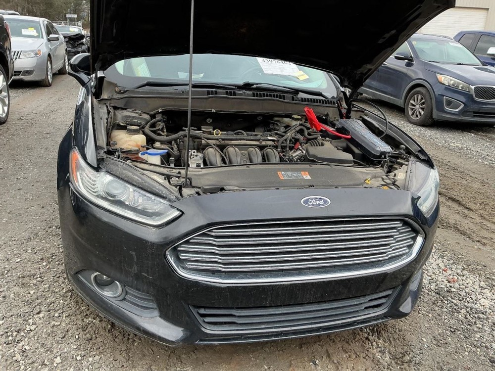 FUSION 2015 Glove Box 4951591