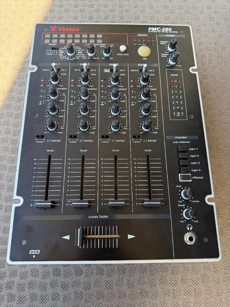 Vestax PMC-280 Junk DJ Mixer