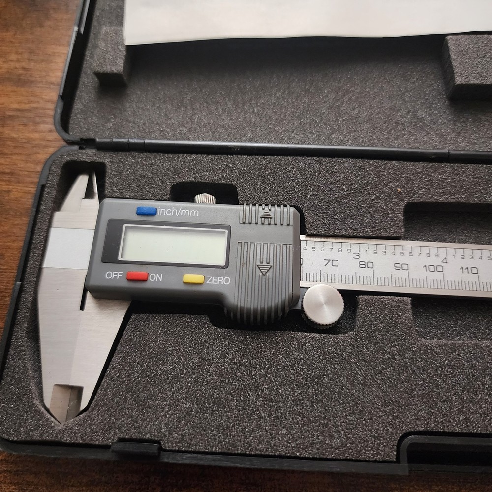 Electronic Digital Caliper 0-150 mm w/Large LED Screen With Case Stone Measuring