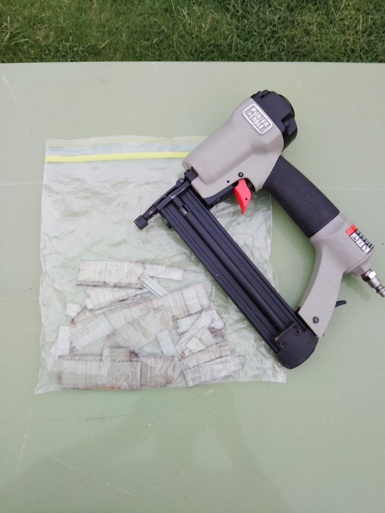 PORTERING CABLE PNEUMATIC NAIL GUN