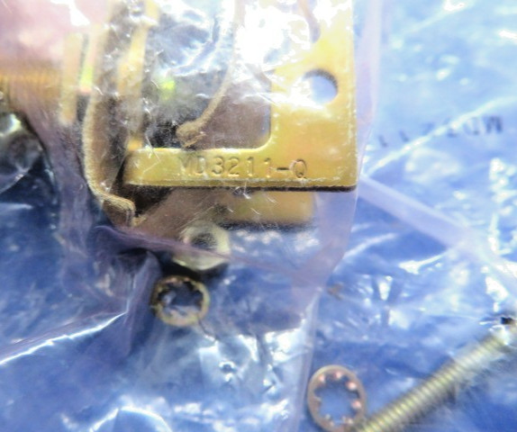MD3211-Q HONEYWELL BASIC SWITCH AUXILIARY SCREW TERMINAL ROLLER PLUNGER - NEW