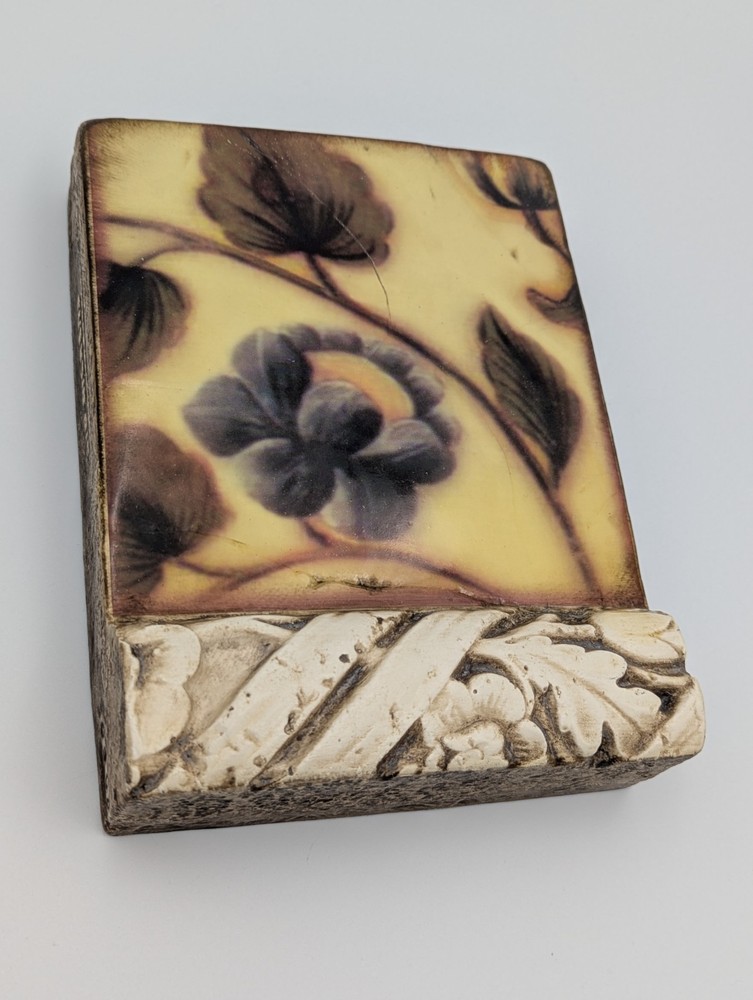 Sid Dickens T-239 Rococo Retired Memory Block Tile 2010