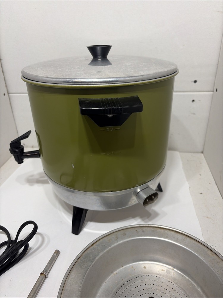 Chilton Buffet 30 Cup Coffee Maker Percolator Avocado Green Retro 1970's