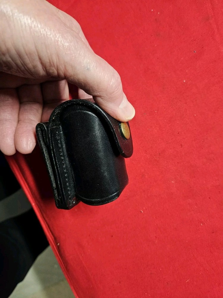 Police 38 Special Speedloader Black Leather Pouch.