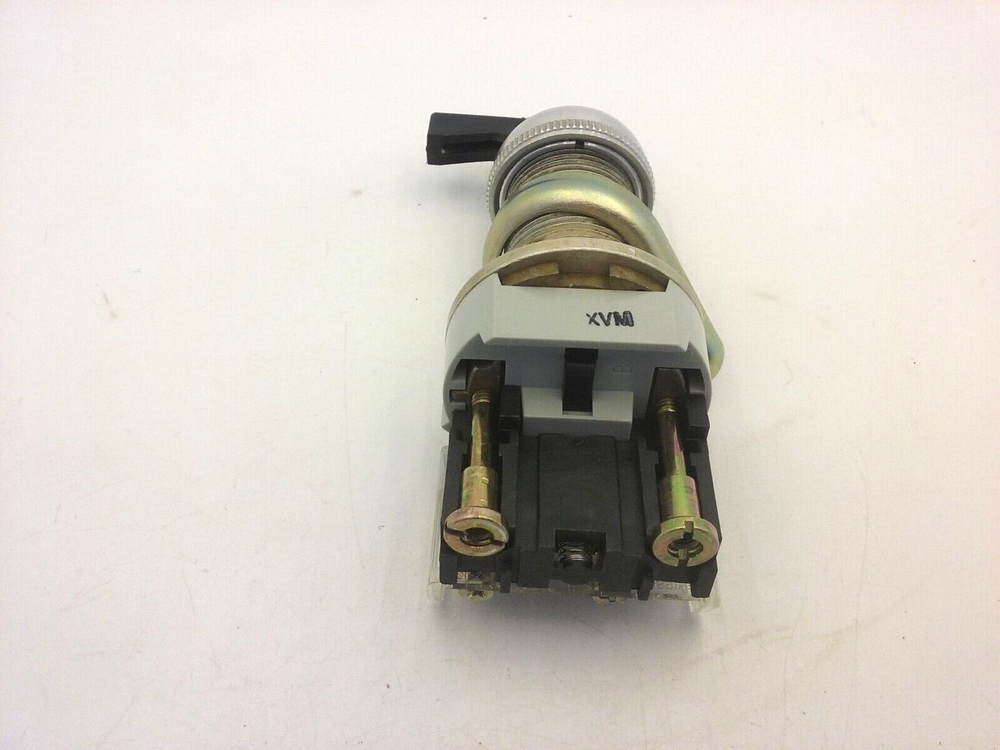 ALLEN BRADLEY 800H-JP17KU7 SELECTOR SWITCH OPERATOR 3 POS. MAINTAINED SERIES C