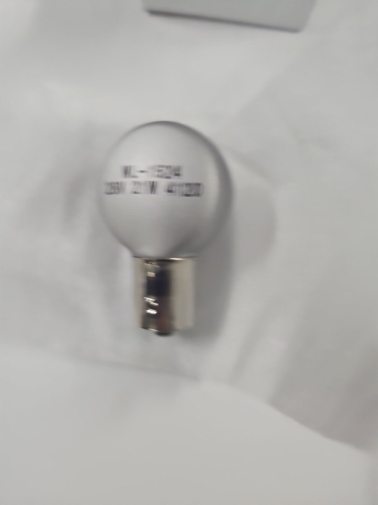 WAMCO Universal Replacement Lamp WL-1524. (zb)
