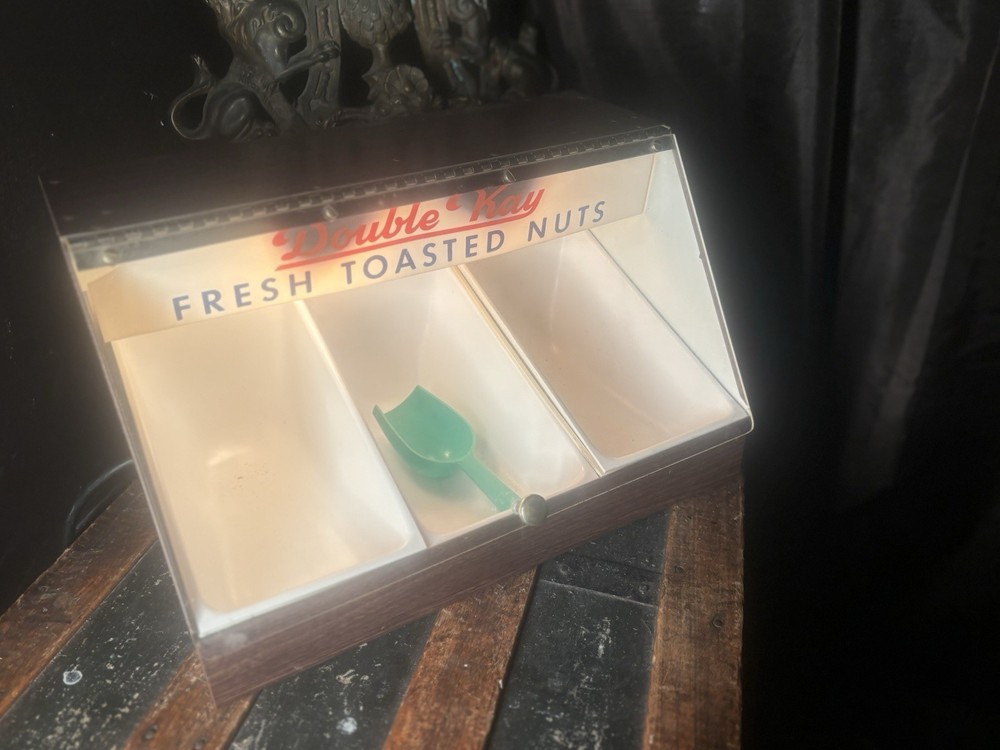 1960’s Double Kay ~The Kelling Nut~ Display Box