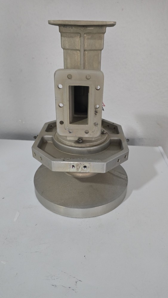 Comtech Feedhorn 8" Adjustable?