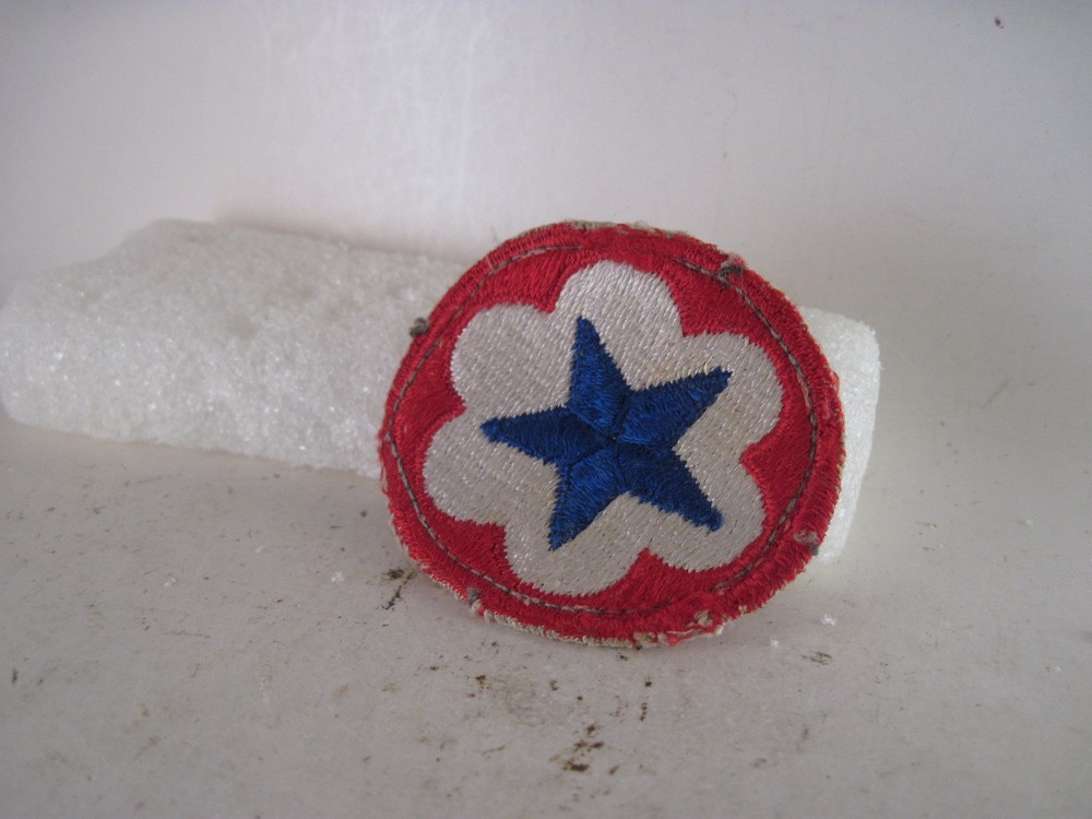 19?? US   vintage  Army   Serv Forces     patch  (5m4  4 )