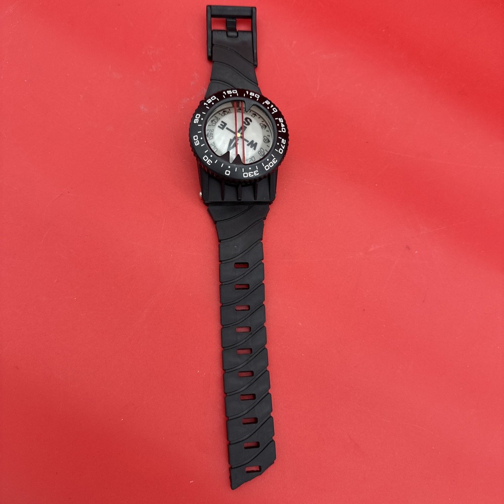 Diving Deluxe Wrist Compass – 2.3” Display, Accurate Underwater Navigation,