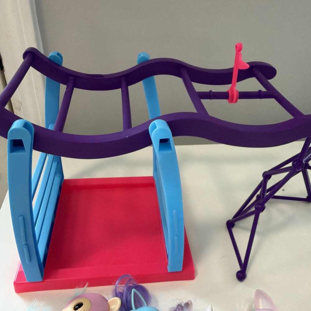 Fingerlings Monkey Bars Playset with 5 Large Working
