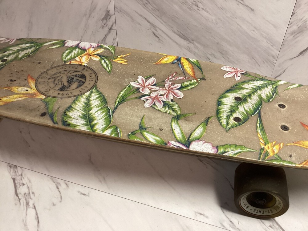Globe Flower Graphic Complete Skateboard - 25”x7”.