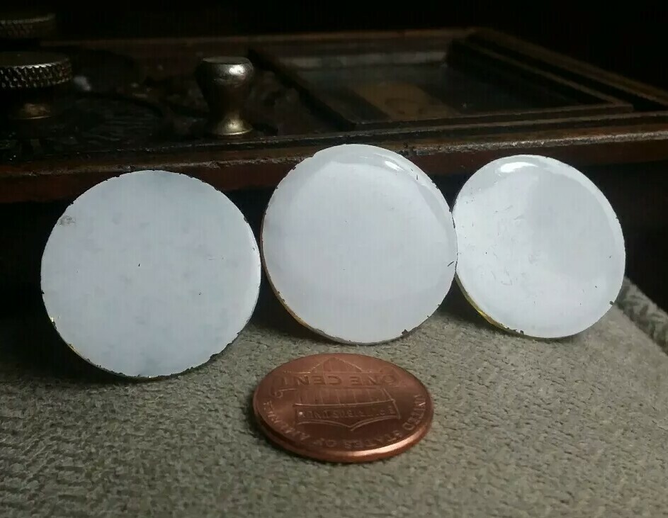 Vintage 3 plastic discs cabochons for art project