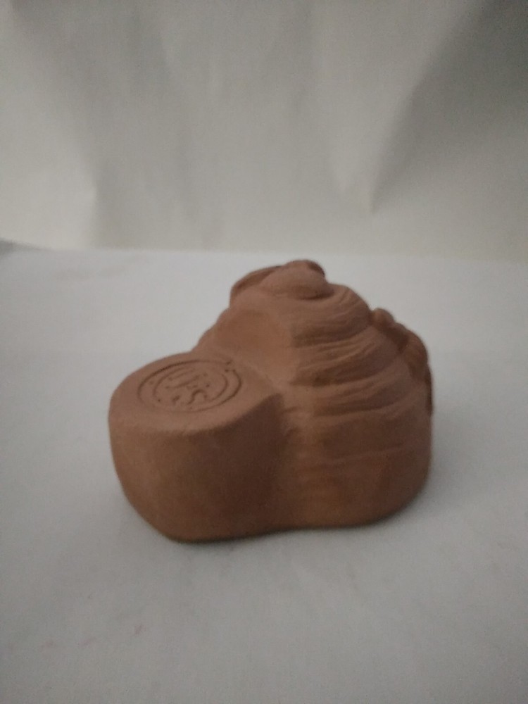 Terra Cotta Pot Riser Bee Skeep TFS Figural Decorative Figurine