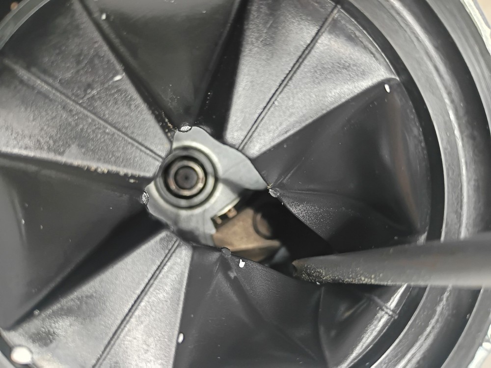 InSinkErat1or Badger 5 1/2HP Garbage Disposal Completed Open Box