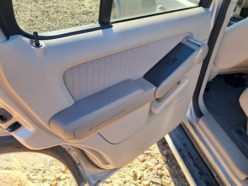 EXPLORER 2007 Glove Box 4849675