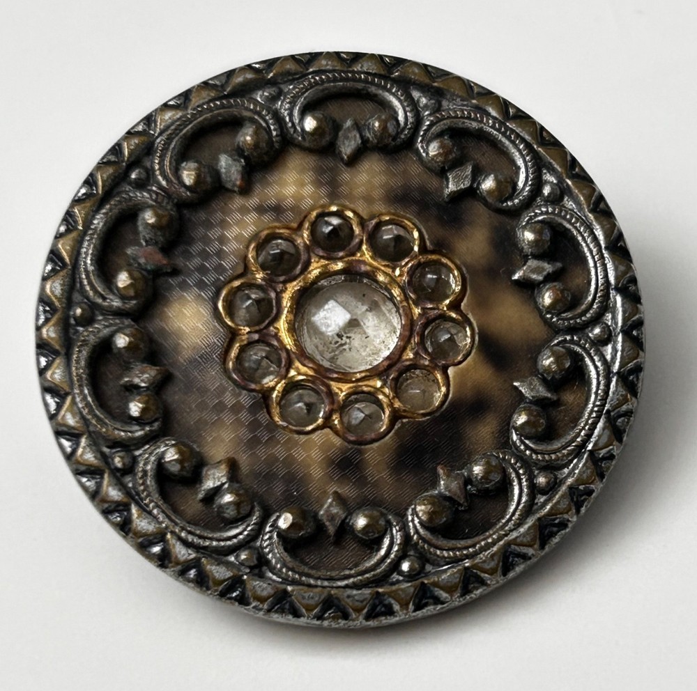 Fabulous Large Victorian Celluloid Button #414