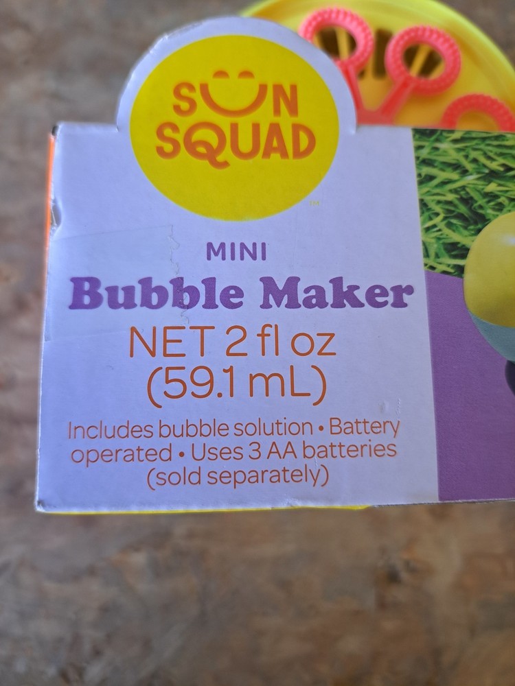 Sun Squad Mini Bubble Maker. Ages 3+. New