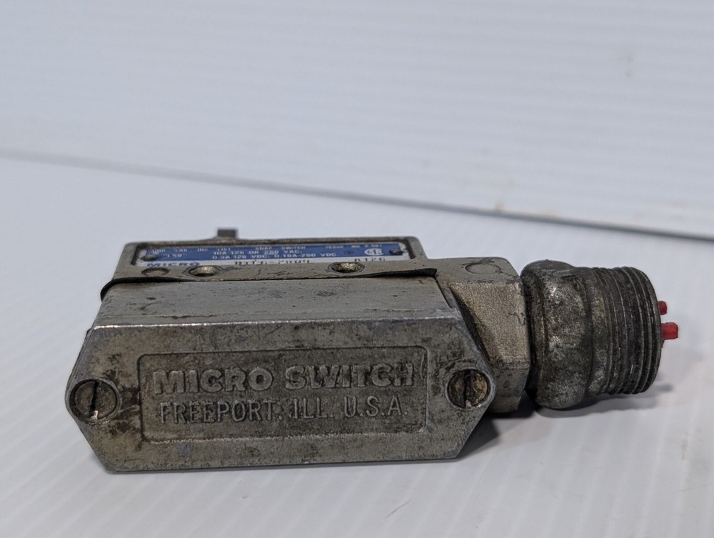 Yamatake Honeywell DTE6-2RQ9 Micro Switch/Limit Switch