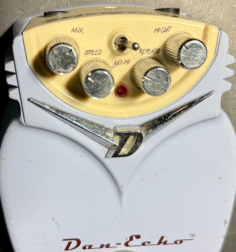 Danlectro Dan-Echo Delay Pedal First Mode including adapter
