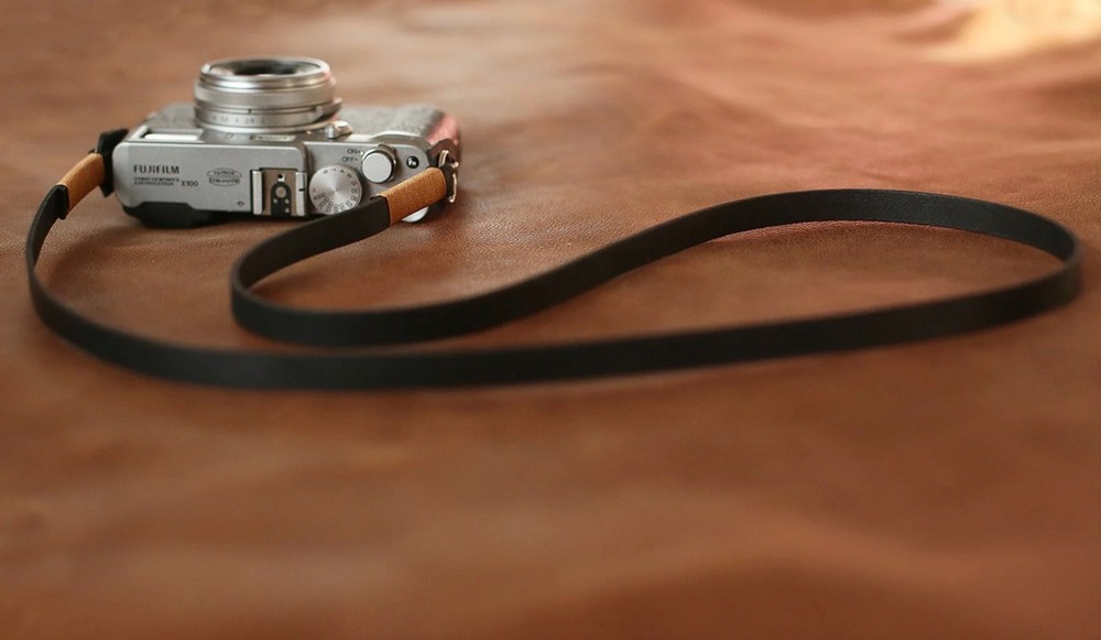 Windmup 10mm Black Leather Camera Neck Strap — Handmade Minimalist Elegance