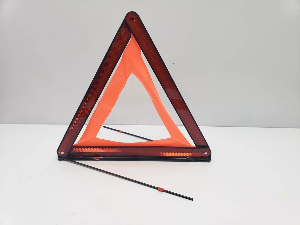 AUDI A4 B8.5 EMERGENCY WARNING TRIANGLE 2012 8K0860251