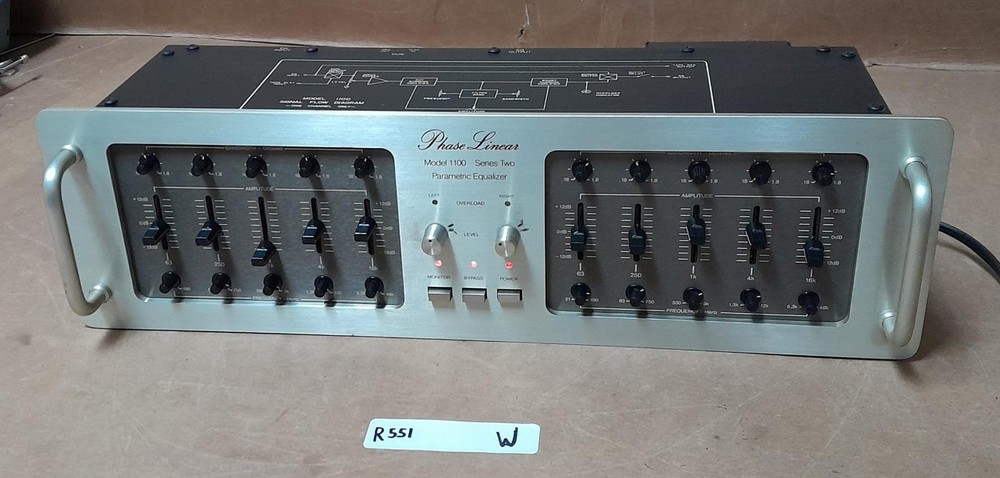 BEAUTIFUL PHASE LINEAR 1100 SERIES TWO PARAMETRIC EQUALIZER !  J