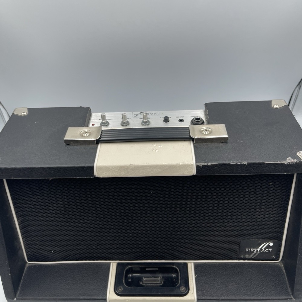 First Act DK 1000 Guitar Amplifier With iPod Docking Station