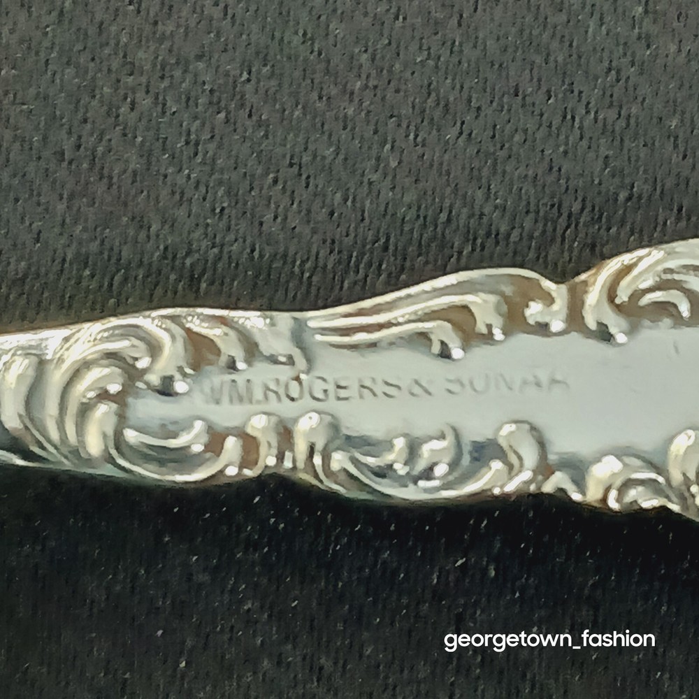 Vintage Wm Rogers & Son AA Florida Pattern Silver Plate Shell Berry Sugar Spoon