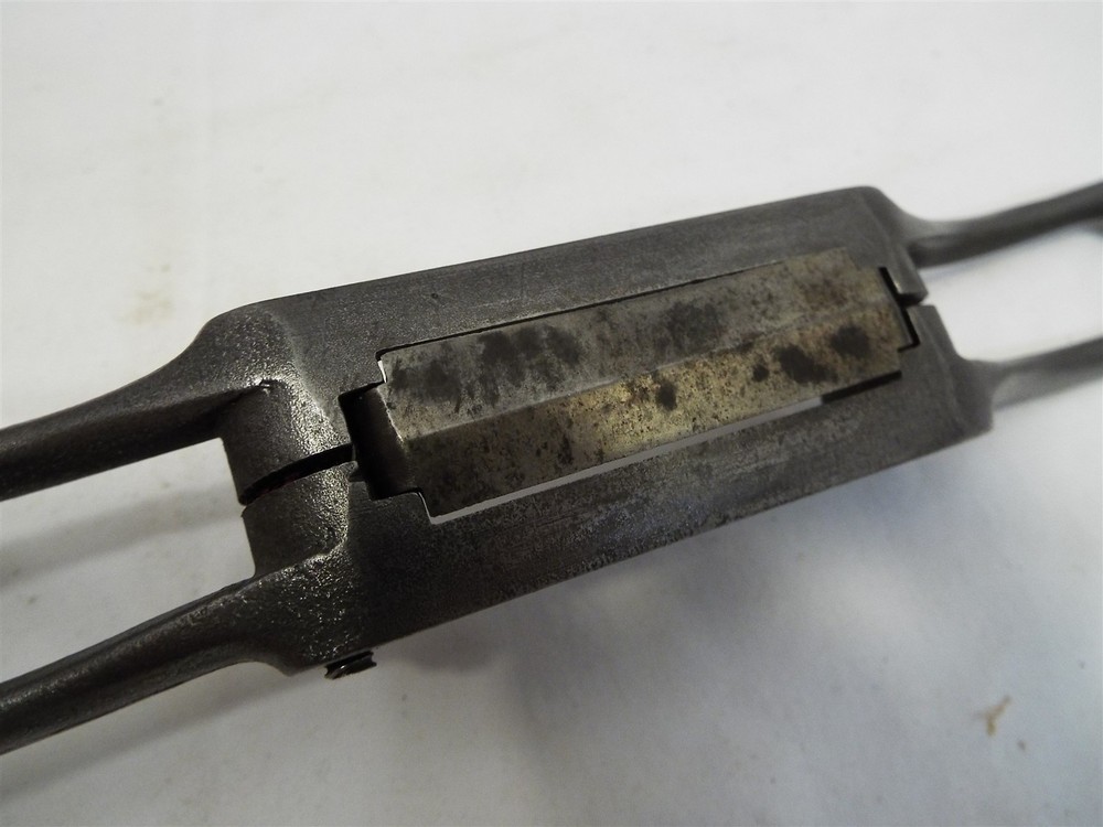 Unique Cast Iron 2 Way Front & Back Spoke Shave Wood Tool Back Forth