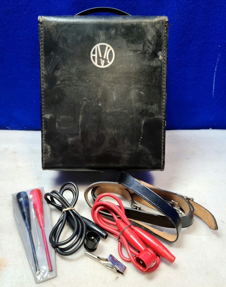 Vintage Avo LTD. Avometer 8 + accessories + case/handle