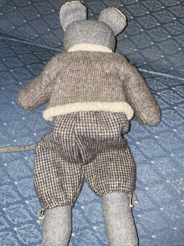 Country Primitive Shelf Setting 14” Mouse