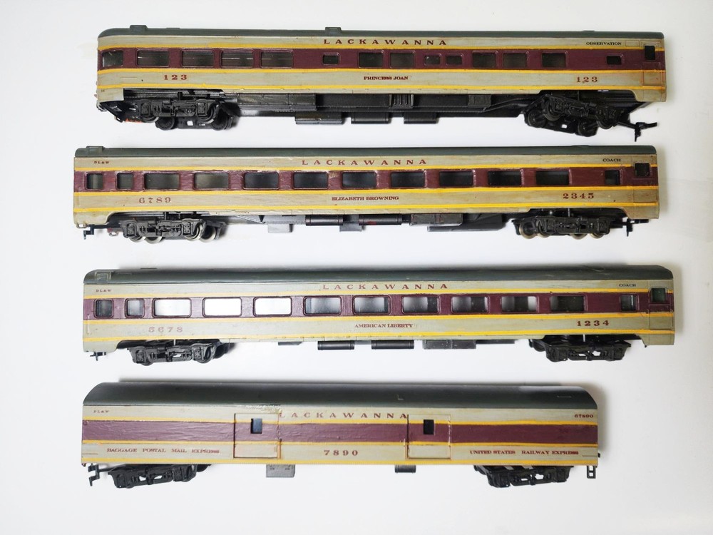 Lackawanna 7 piece HO train set