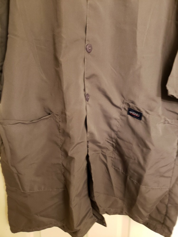 🎉Lab Gown- size M 36