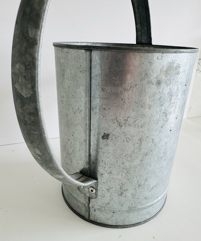 GALVANIZED GARDEN WATERING CAN Vintage 1 Gallon