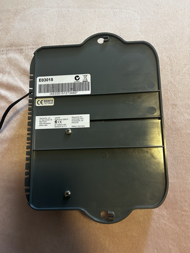 raymarine AIS-250 E03015