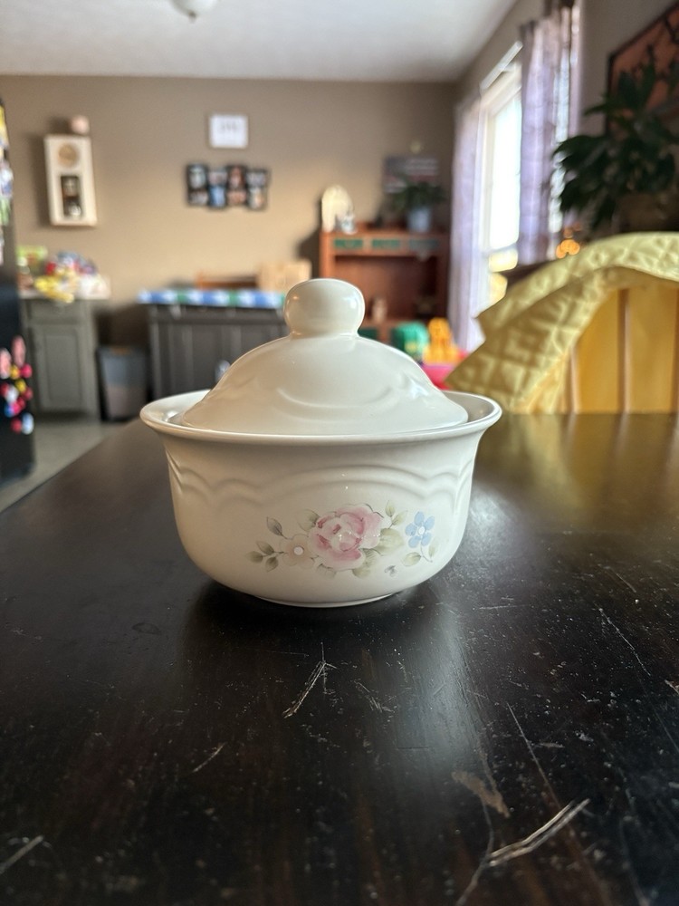 Pfaltzgraff Tea Rose Round Covered Butter. 5-5/8” Diameter