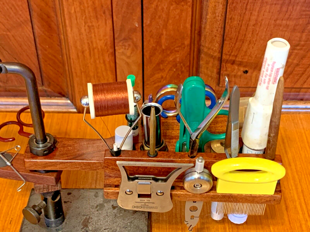 WADE'S DELUX FLY-TYING TOOL CADDY