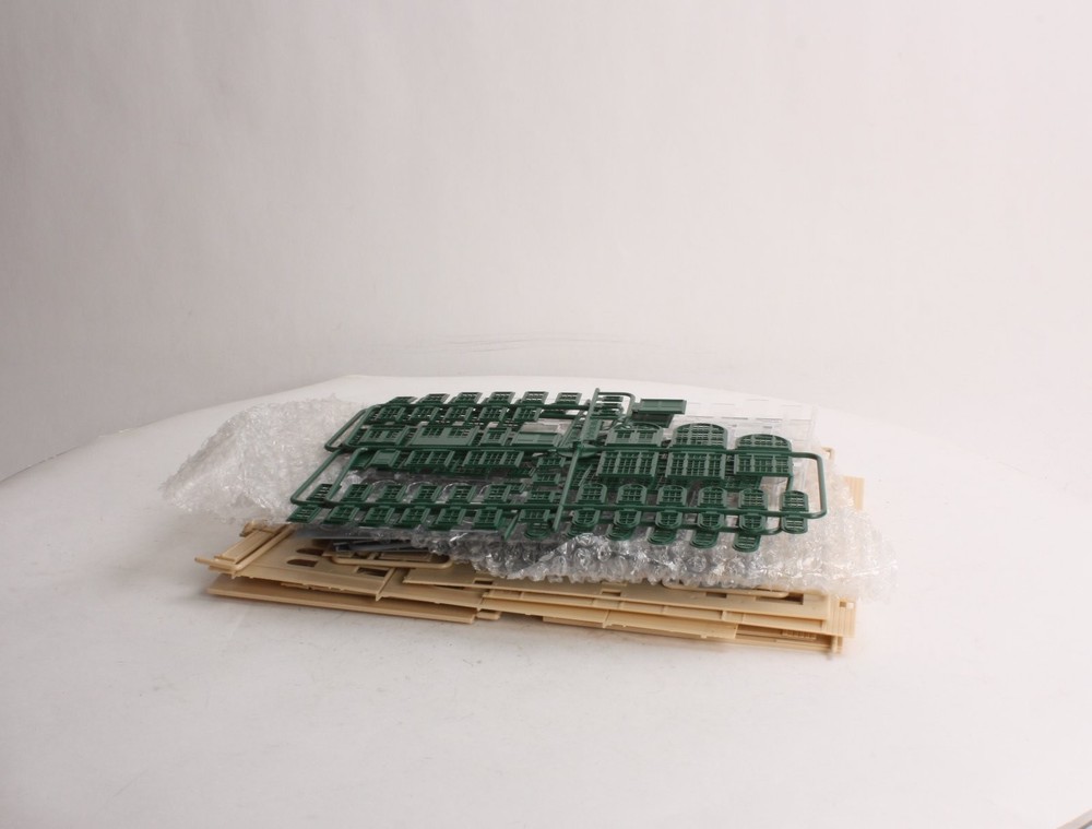 Walthers 933-3024 HO Milwaukee Beer & Ale Structure Building Kit
