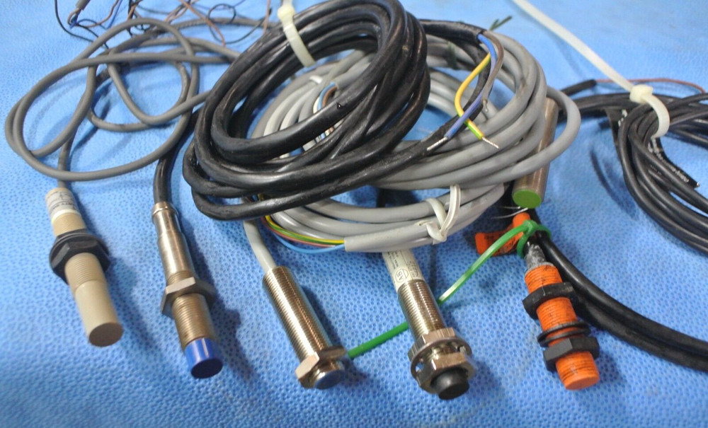 Omron, GE, Efector, Allen Bradle Micro Switch Sensor 12mm Barrel