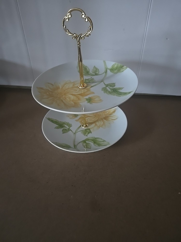 Oneida Olina Yellows 2‑Tier Ceramic Cake Stand – Disassembles for easy storage