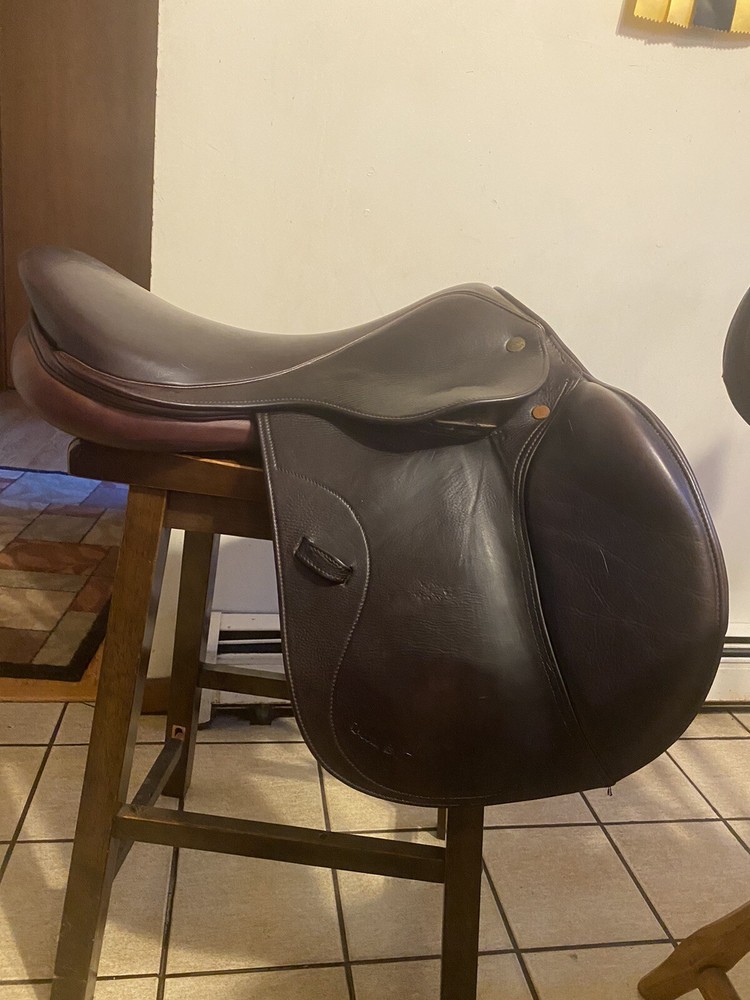 Beval Millbrook English Saddle 18