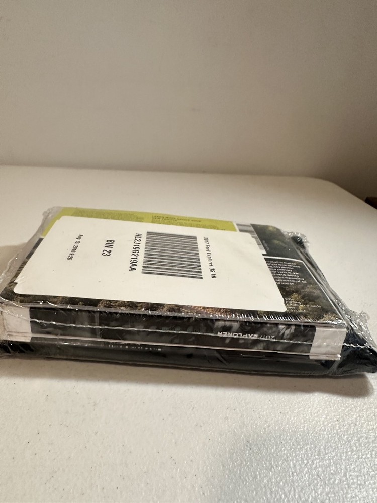2017 Ford Explorer Owner's Manual Set With case
