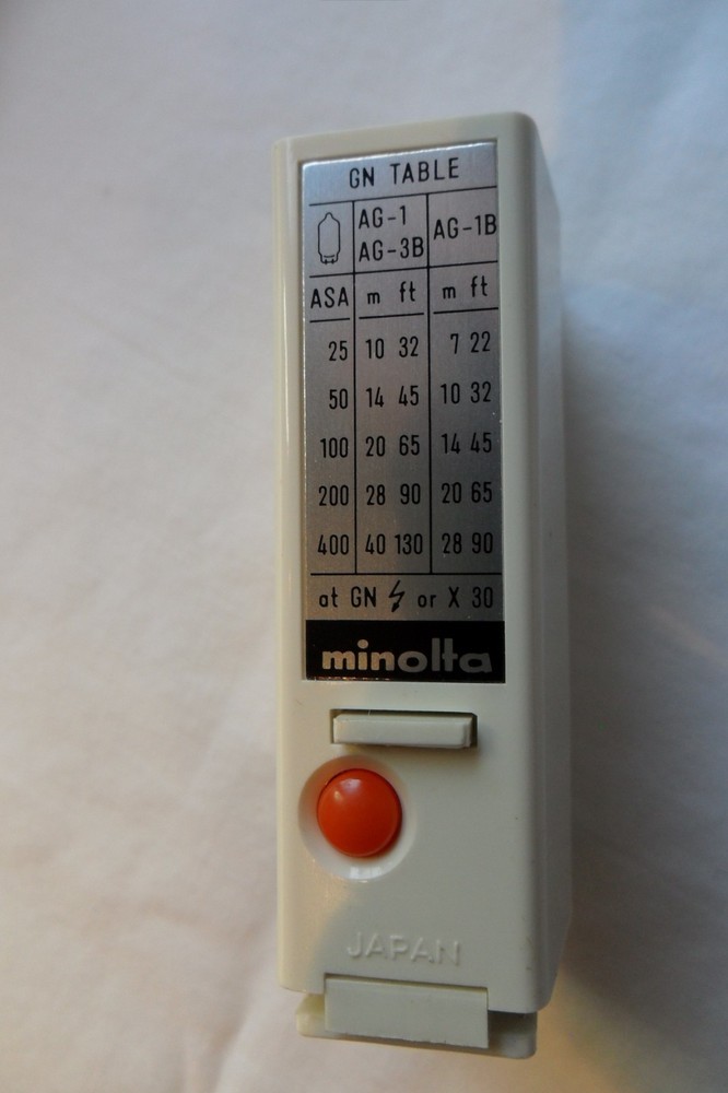 Vintage Minolta Duofit S Flash gun + Case.