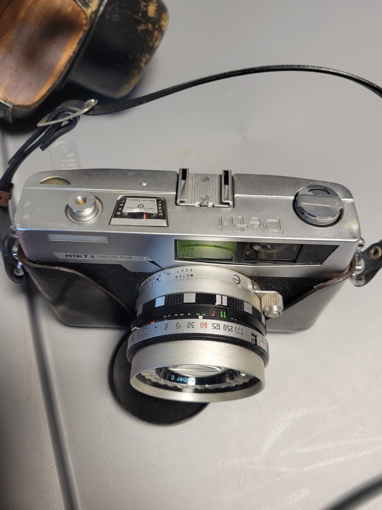 Petri 7.5 Camera In Leather Case Untested!