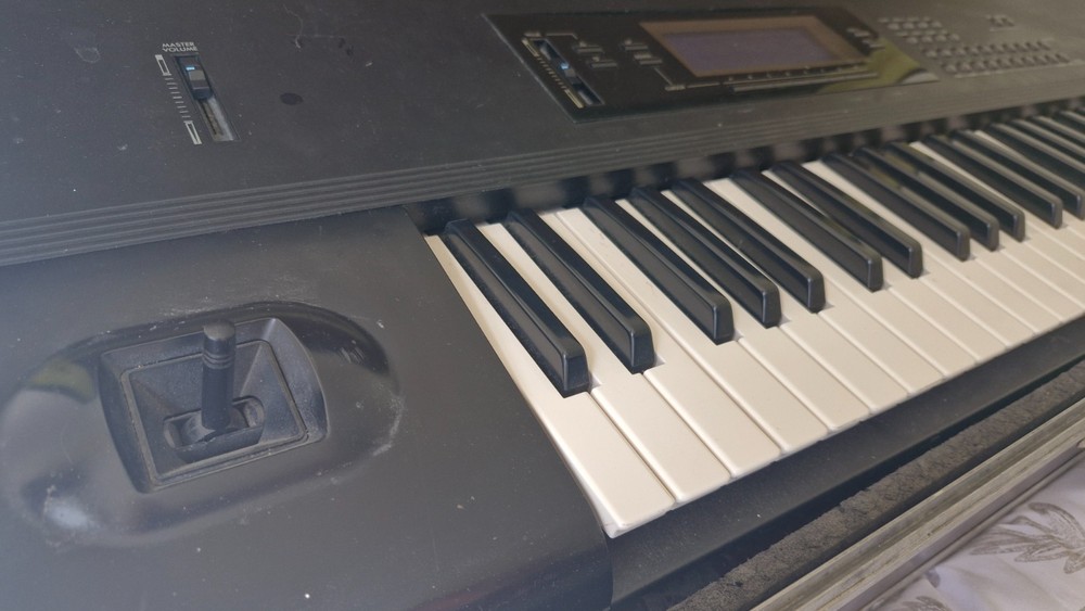 KORG T3 Workstation 1989